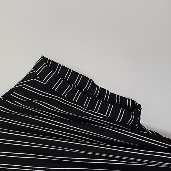 Dynamite Black/White Dress - Picture 3 of 6